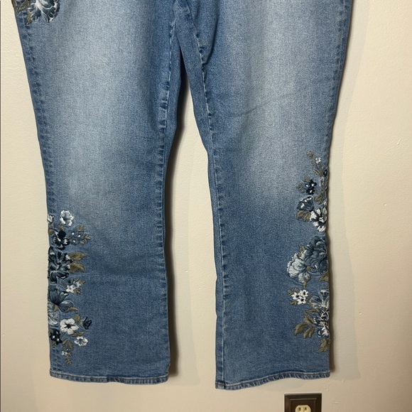 Driftwood Kelly bootcut embroidered blue floral Blue Fleurs jeans EUC, 22 - Picture 3 of 11